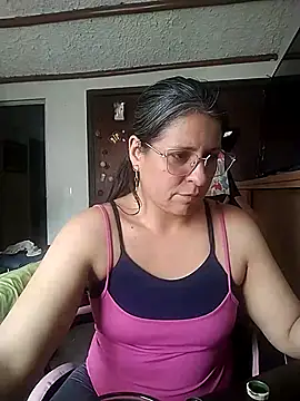 Snapshot of LucifernandaSw chatting on April 30, 2026, 6:59 pm LucifernandaSw online show from April 30, 2026, 6:59 pm