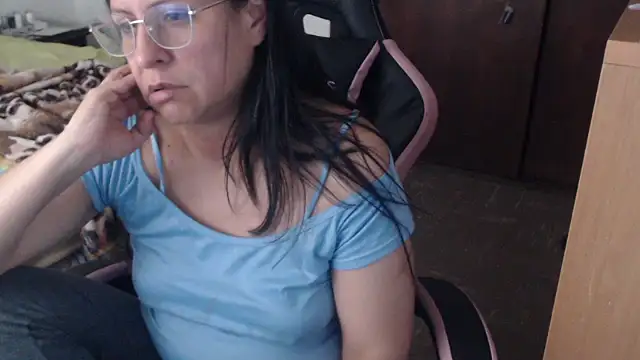 Snapshot of LucifernandaSw chatting on April 22, 2026, 3:41 pm LucifernandaSw online show from April 22, 2026, 3:41 pm