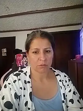 Snapshot of LucifernandaSw chatting on April 21, 2026, 9:43 pm LucifernandaSw online show from April 21, 2026, 9:43 pm