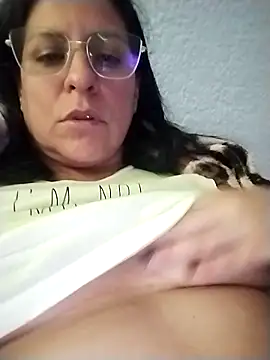 Snapshot of LucifernandaSw chatting on April 20, 2026, 1:30 am LucifernandaSw online show from April 20, 2026, 1:30 am
