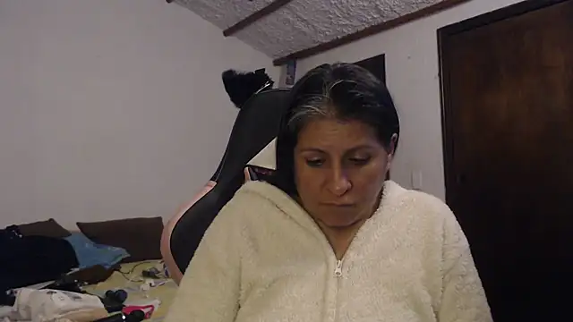 Snapshot of LucifernandaSw chatting on May 29, 2026, 8:53 am LucifernandaSw online show from May 29, 2026, 8:53 am