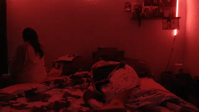 Snapshot of LucifernandaSw chatting on March 9, 2025, 6:50 am LucifernandaSw online show from March 9, 2025, 6:50 am