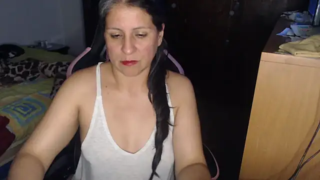 Snapshot of LucifernandaSw chatting on April 23, 2026, 3:46 am LucifernandaSw online show from April 23, 2026, 3:46 am
