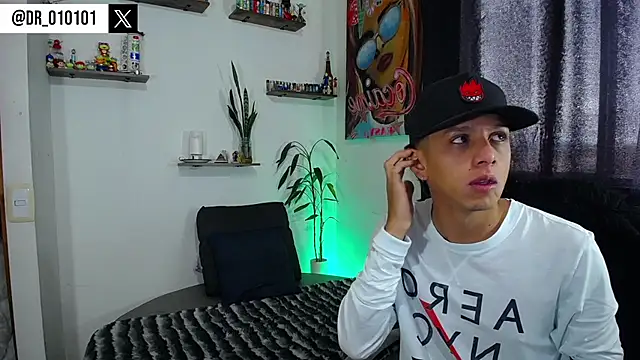 HillAndJack333 online show from October 26, 2025, 1:00 pm