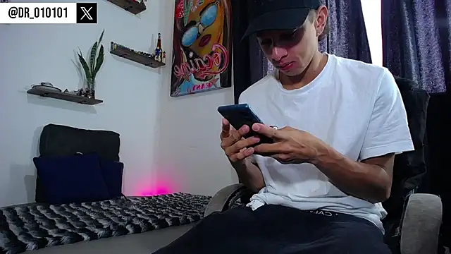 HillAndJack333 online show from November 23, 2025, 12:37 pm