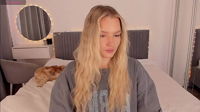 Snapshot of CassieRayss chatting on March 21, 2026, 10:42 am CassieRayss online show from March 21, 2026, 10:42 am