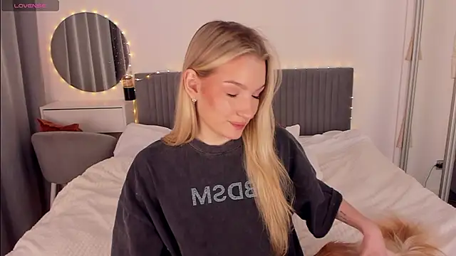 Snapshot of CassieRayss chatting on March 4, 2026, 10:01 am CassieRayss online show from March 4, 2026, 10:01 am