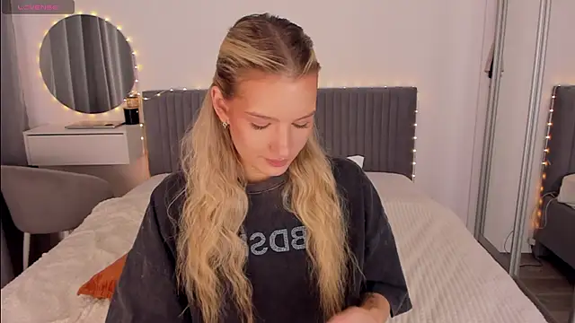 Snapshot of CassieRayss chatting on April 9, 2026, 10:21 am CassieRayss online show from April 9, 2026, 10:21 am