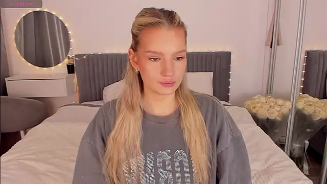 Snapshot of CassieRayss chatting on March 29, 2026, 9:44 am CassieRayss online show from March 29, 2026, 9:44 am