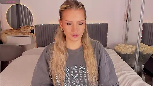 Snapshot of CassieRayss chatting on March 28, 2026, 10:38 am CassieRayss online show from March 28, 2026, 10:38 am