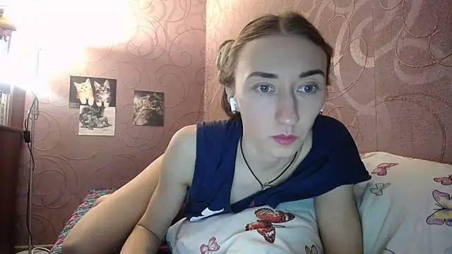 Fire  Foxx online show from December 6, 2024, 12:33 pm