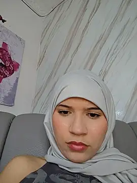 Snapshot of hanaa_18 chatting on April 24, 2026, 9:39 pm hanaa 18 online show from April 24, 2026, 9:39 pm