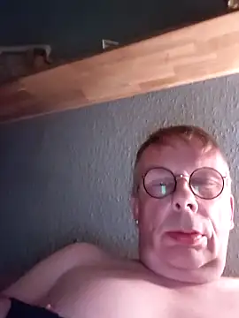 Snapshot of ollisaue chatting on April 23, 2026, 8:32 pm ollisaue online show from April 23, 2026, 8:32 pm
