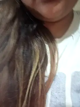 Snapshot of _Redwine_ chatting on February 9, 2025, 6:47 pm Redwine online show from February 9, 2025, 6:47 pm