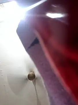 Snapshot of _Redwine_ chatting on November 6, 2025, 11:03 am Redwine online show from November 6, 2025, 11:03 am