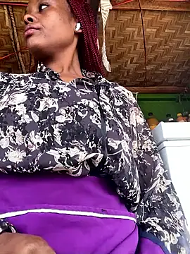 Snapshot of Dellah26 chatting on April 4, 2026, 8:10 am Dellah26 online show from April 4, 2026, 8:10 am