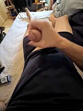 Snapshot of MarkBigDick35 chatting on April 15, 2026, 9:37 am MarkBigDick35 online show from April 15, 2026, 9:37 am