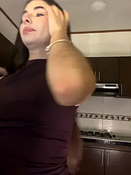 Coralinee 01 online show from November 26, 2025, 12:43 am