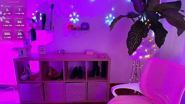 catha cat online show from December 15, 2025, 5:41 pm