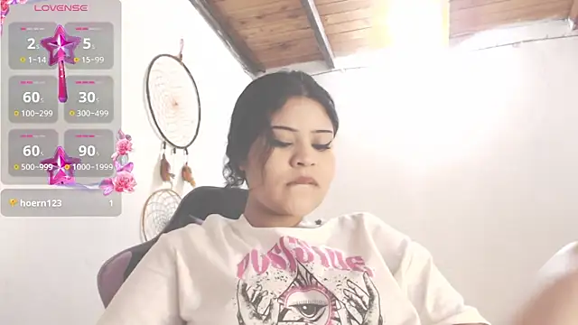 Snapshot of Amara18_ chatting on May 24, 2026, 8:20 pm Amara18 online show from May 24, 2026, 8:20 pm
