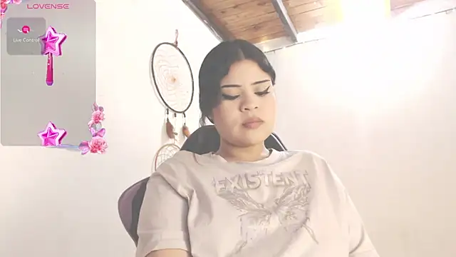 Snapshot of Amara18_ chatting on May 26, 2026, 12:42 am Amara18 online show from May 26, 2026, 12:42 am