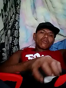 Snapshot of Moreno1813 chatting on March 18, 2025, 8:39 am Moreno1813 online show from March 18, 2025, 8:39 am