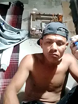 Snapshot of Moreno1813 chatting on February 16, 2025, 6:21 am Moreno1813 online show from February 16, 2025, 6:21 am