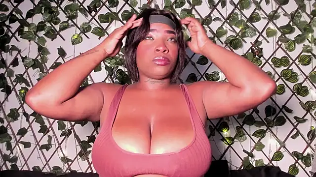 Snapshot of AlondraFerri1 chatting on December 16, 2025, 3:00 am AlondraFerri1 online show from December 16, 2025, 3:00 am