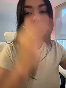 PetitLumiere online show from December 31, 2024, 10:45 pm