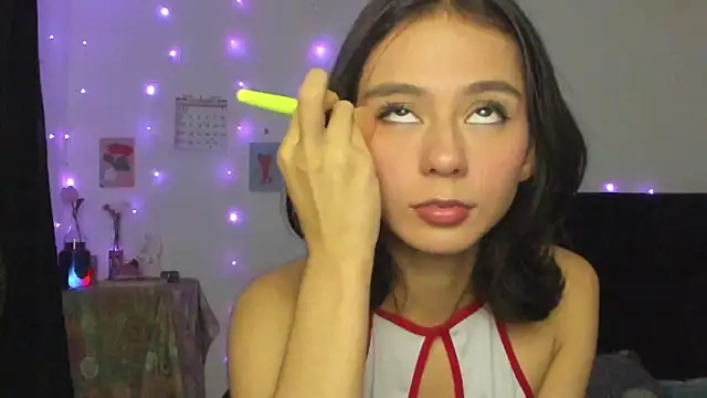 Snapshot of cute_roxana_ chatting on February 27, 2025, 9:14 pm cute roxana online show from February 27, 2025, 9:14 pm