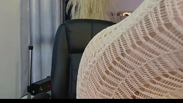 Snapshot of Ammy_Castro chatting on February 4, 2026, 10:27 pm Ammy Castro online show from February 4, 2026, 10:27 pm