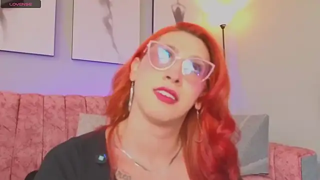 Juliana Saenzz online show from October 9, 2025, 12:49 pm