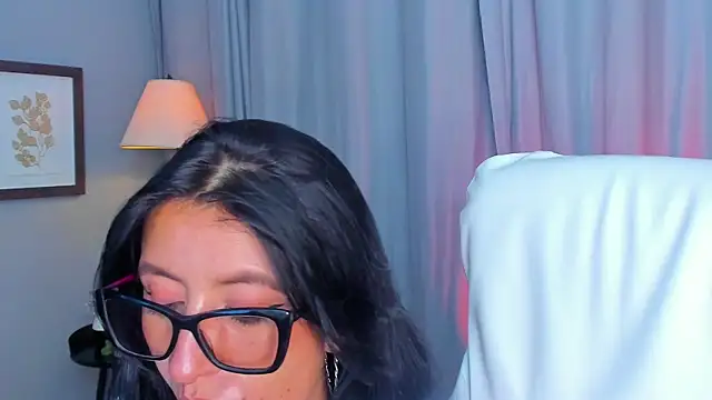 Snapshot of kira_moon__ chatting on March 2, 2026, 8:49 pm kira moon online show from March 2, 2026, 8:49 pm