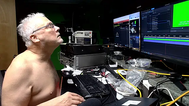 Snapshot of ButtCrackShowing-OOPS chatting on April 24, 2026, 2:13 am ButtCrackShowing-OOPS online show from April 24, 2026, 2:13 am