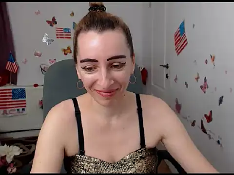 Snapshot of EvelynAngell chatting on January 27, 2025, 10:38 am EvelynAngell online show from January 27, 2025, 10:38 am