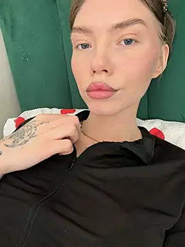 Lisaaa Alisa online show from May 29, 2026, 4:18 am