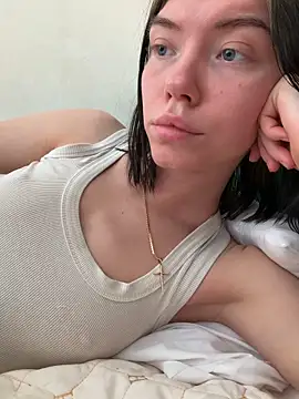 Lisaaa Alisa online show from April 14, 2026, 4:06 am