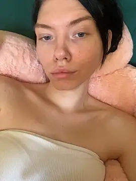 Lisaaa Alisa online show from October 28, 2025, 4:13 am