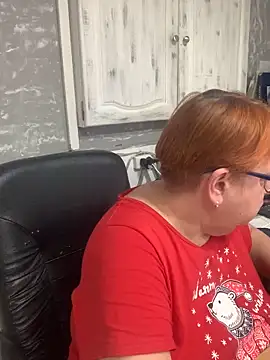 Klio5678 online show from April 13, 2026, 8:02 pm