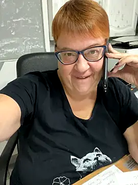 Snapshot of Klio5678 chatting on December 2, 2025, 8:43 pm Klio5678 online show from December 2, 2025, 8:43 pm