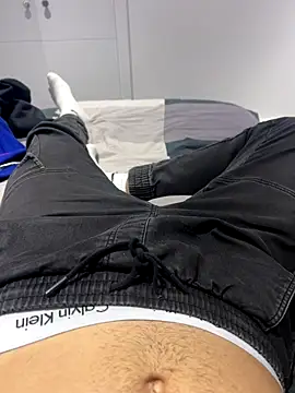 h0rnyguy001 online show from October 2, 2025, 10:02 pm