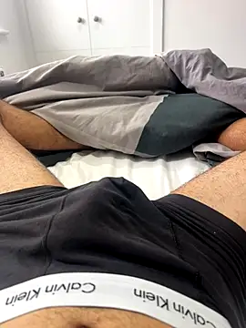 h0rnyguy001 online show from September 17, 2025, 8:16 am