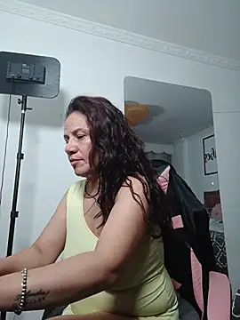 Snapshot of Marie_Mature chatting on November 23, 2025, 2:10 am Marie Mature online show from November 23, 2025, 2:10 am