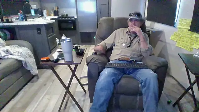 lateniter online show from January 5, 2026, 11:08 pm