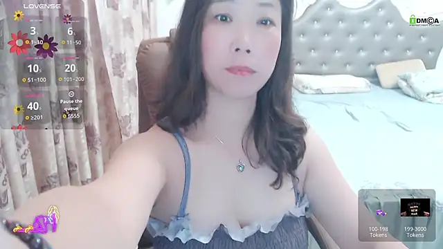 Snapshot of -Shirleyni_ chatting on April 17, 2026, 2:14 am -Shirleyni online show from April 17, 2026, 2:14 am