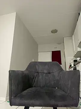 officialkhakes za online show from February 16, 2025, 4:09 am