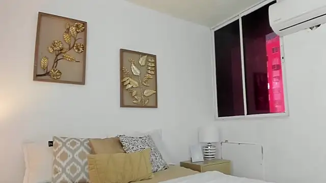 Snapshot of rouse_4 chatting on December 14, 2024, 9:56 pm rouse 4 online show from December 14, 2024, 9:56 pm