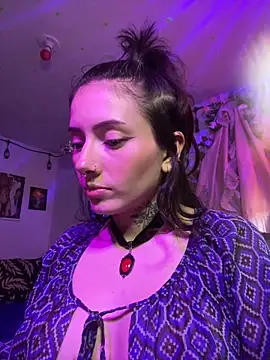 Snapshot of LiliJones_ chatting on April 24, 2026, 7:27 pm LiliJones online show from April 24, 2026, 7:27 pm