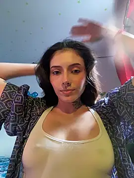 Snapshot of LiliJones_ chatting on May 14, 2026, 8:06 pm LiliJones online show from May 14, 2026, 8:06 pm