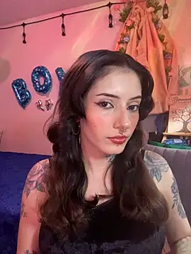 Snapshot of LiliJones_ chatting on April 11, 2026, 7:17 pm LiliJones online show from April 11, 2026, 7:17 pm